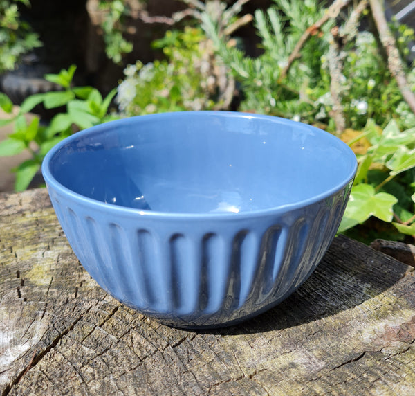 Ribbed cereal bowls