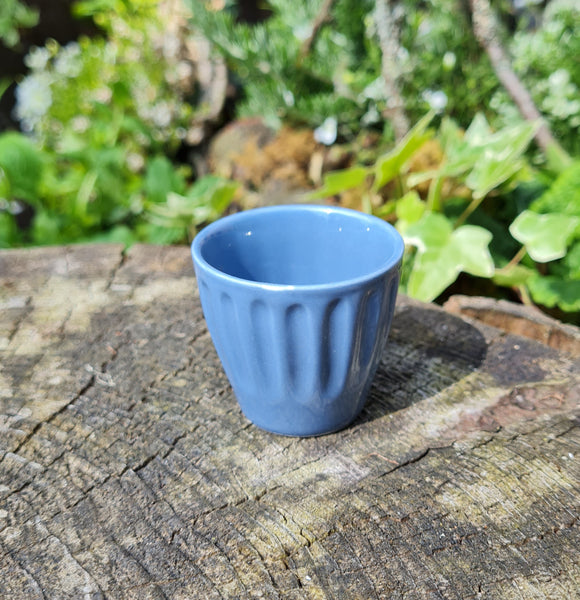 Ribbed egg cup