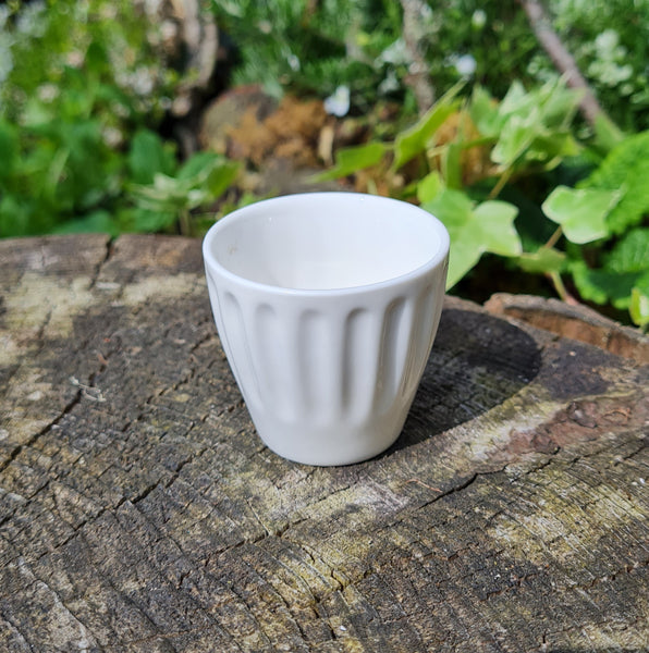 Ribbed egg cup