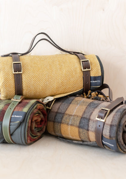 Recycled wool waterproof picnic blanket